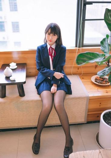年轻的女教师在线播放_720在线手机播放